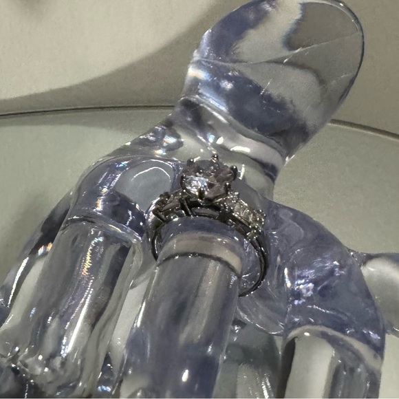 FREE 🆕 Piatella ring, 1 carat round cut, side accents, 14k white gold plated - Picture 7 of 14